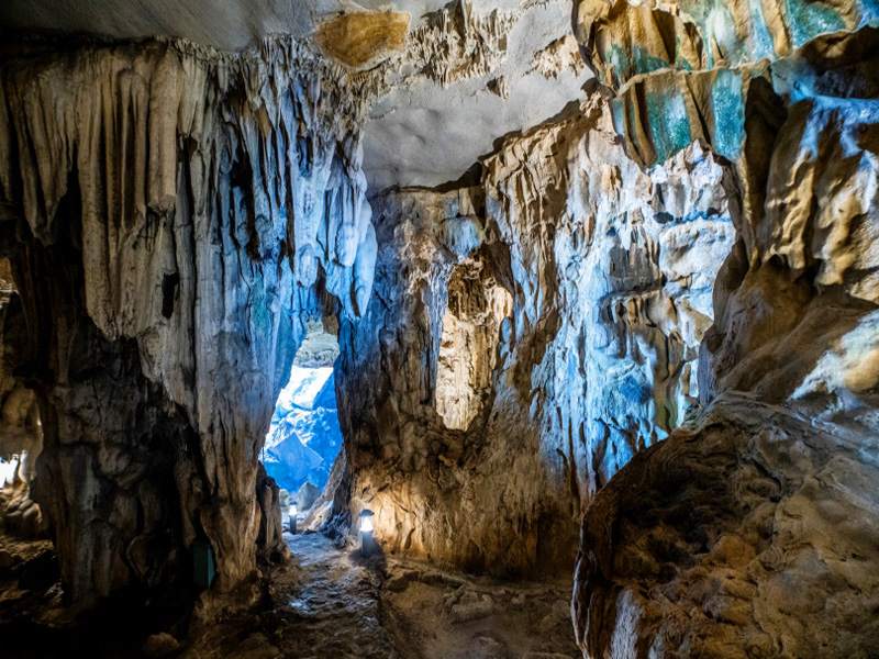 Trong Cave and Trinh Nu Cave